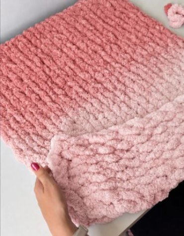 Włóczka chenille OMBRE kolor nr 754 - 600g – Inspiracja nr. 3 Włóczka chenille OMBRE kolor nr 754 - 600g – Inspiracja nr. 3