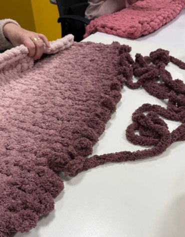 Włóczka chenille OMBRE kolor nr 751 - 600g – Inspiracja nr. 4 Włóczka chenille OMBRE kolor nr 751 - 600g – Inspiracja nr. 4