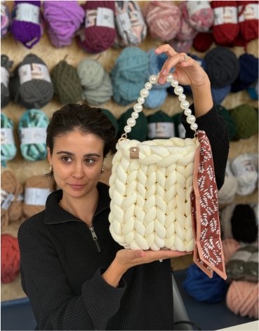 Włóczka FlowerYarn Crocus Ecru 500g – gruba włóczka do torebek, koców i dekoracji DIY – Inspiracja nr. 4