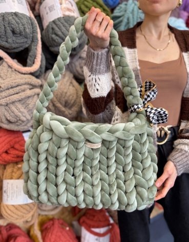 Włóczka FlowerYarn Crocus Szałwiowy 500g – gruba włóczka do torebek i dekoracji DIY – Inspiracja nr. 3