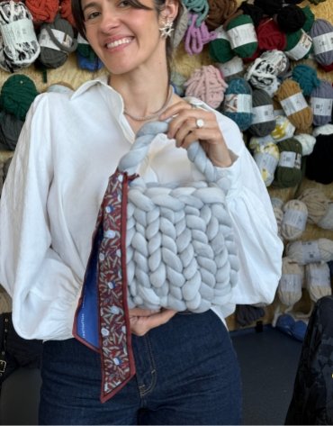 Włóczka FlowerYarn Crocus Szary Jasny 500g – gruba włóczka do torebek i dekoracji DIY – Inspiracja nr. 3 Włóczka FlowerYarn Crocus Szary Jasny 500g – gruba włóczka do torebek i dekoracji DIY – Inspiracja nr. 3