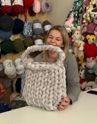 Włóczka FlowerYarn Crocus Szary Jasny 500g – gruba włóczka do torebek i dekoracji DIY – Inspiracja nr. 2