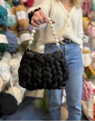 Włóczka FlowerYarn Crocus Czarny 500g – gruba włóczka do torebek i projektów DIY – Inspiracja nr. 3 Włóczka FlowerYarn Crocus Czarny 500g – gruba włóczka do torebek i projektów DIY – Inspiracja nr. 3