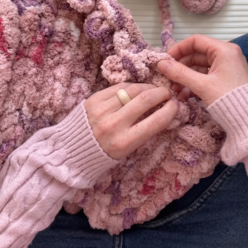 How to make a pillow with chunky yarn