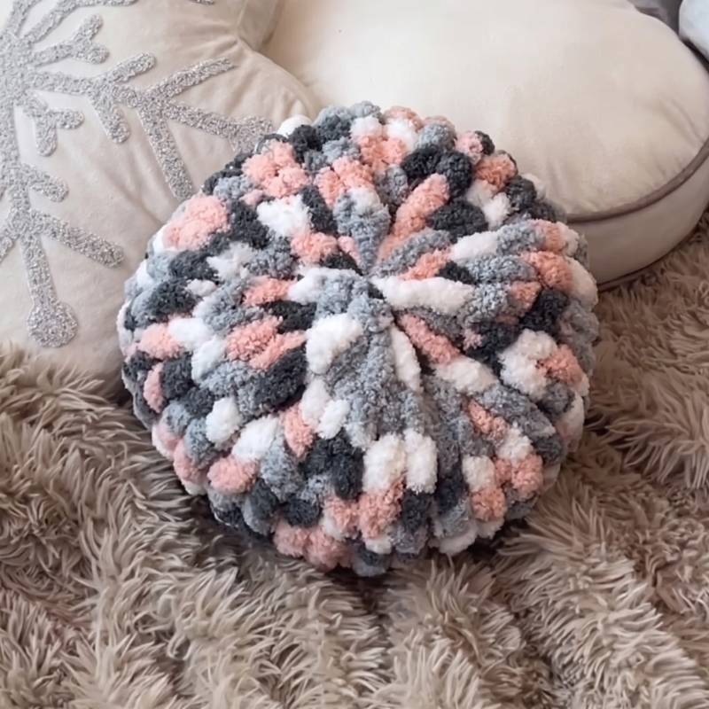 How to make a pillow with chunky yarn