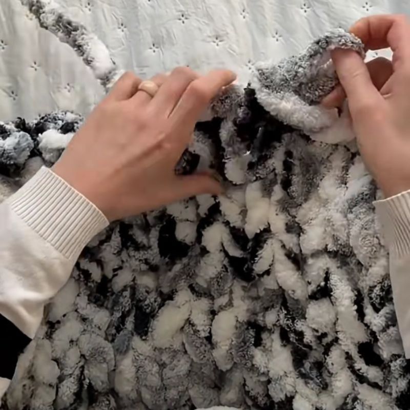 How to make a blanket with chunky yarn.