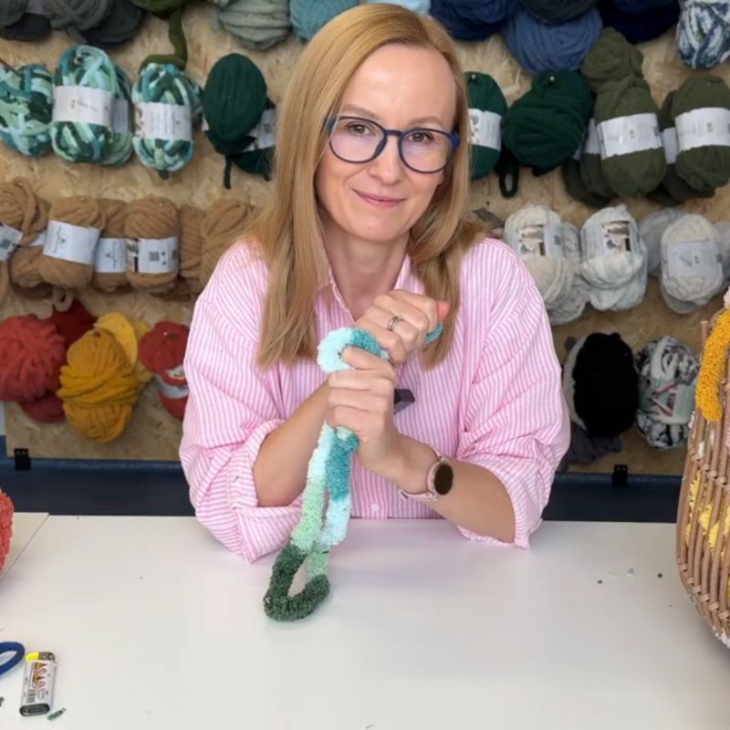 Wie verbindet man zwei Enden von Chenille-Garn?